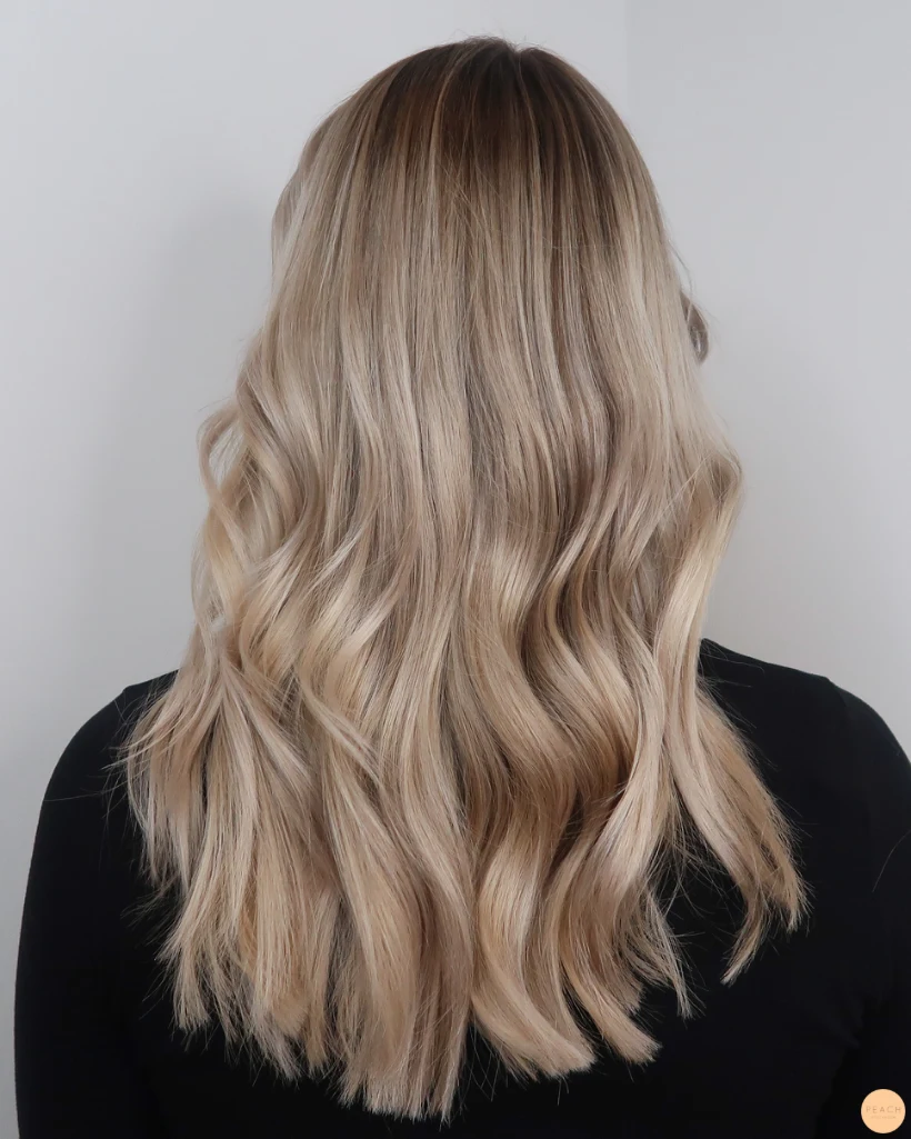 Stor färgförändring naturlig blond
