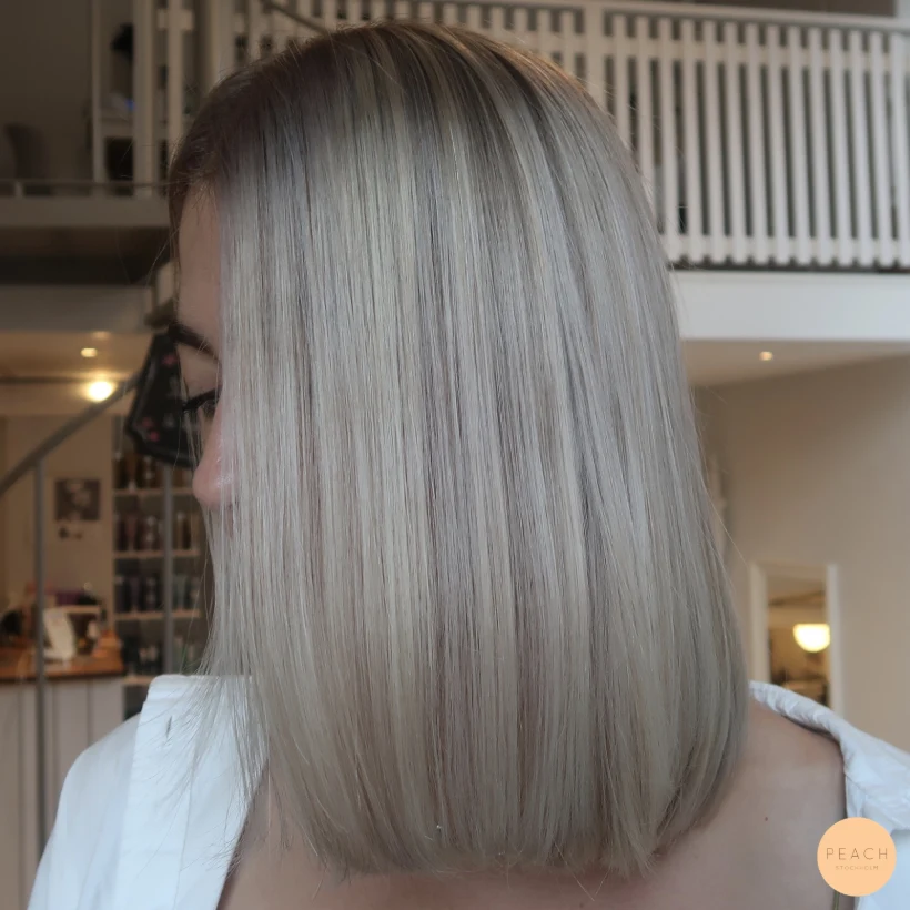 Kall blond med röda toner
