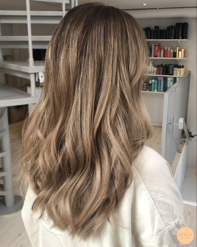 Bronde balayage med mjuk root shadow