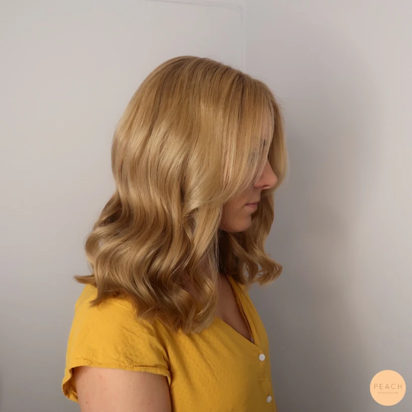 Guld blond hårfärg