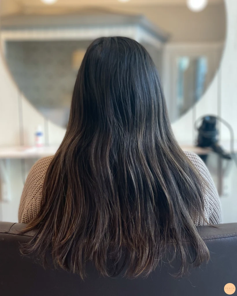 Soft balayage på mörkbrunt hår
