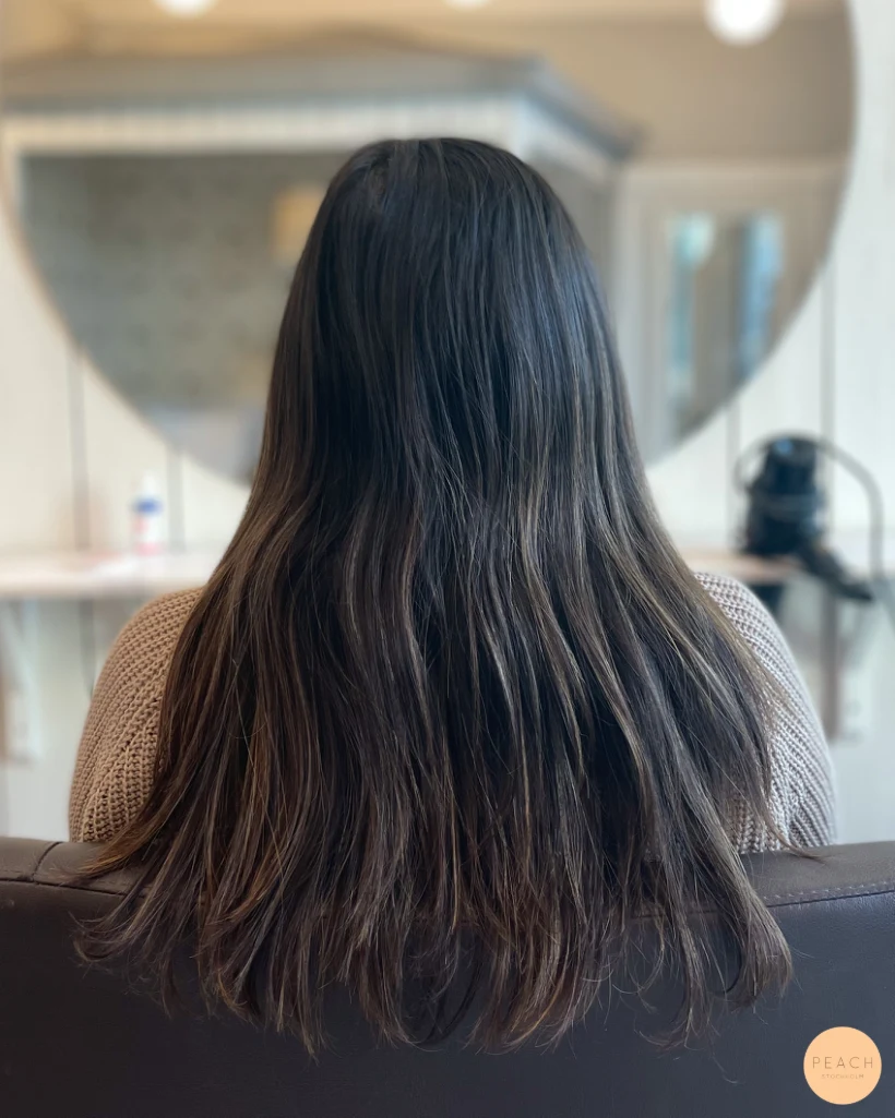 Soft balayage på mörkbrunt hår