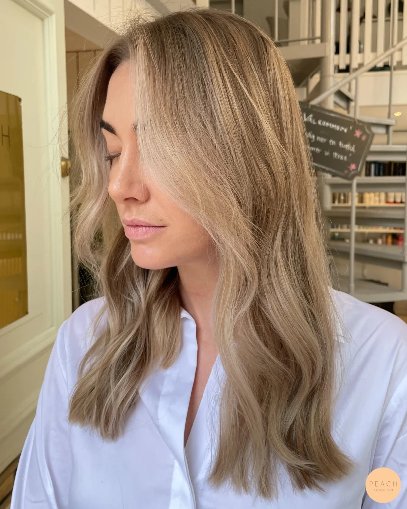 Sommar blond med gyllene toner