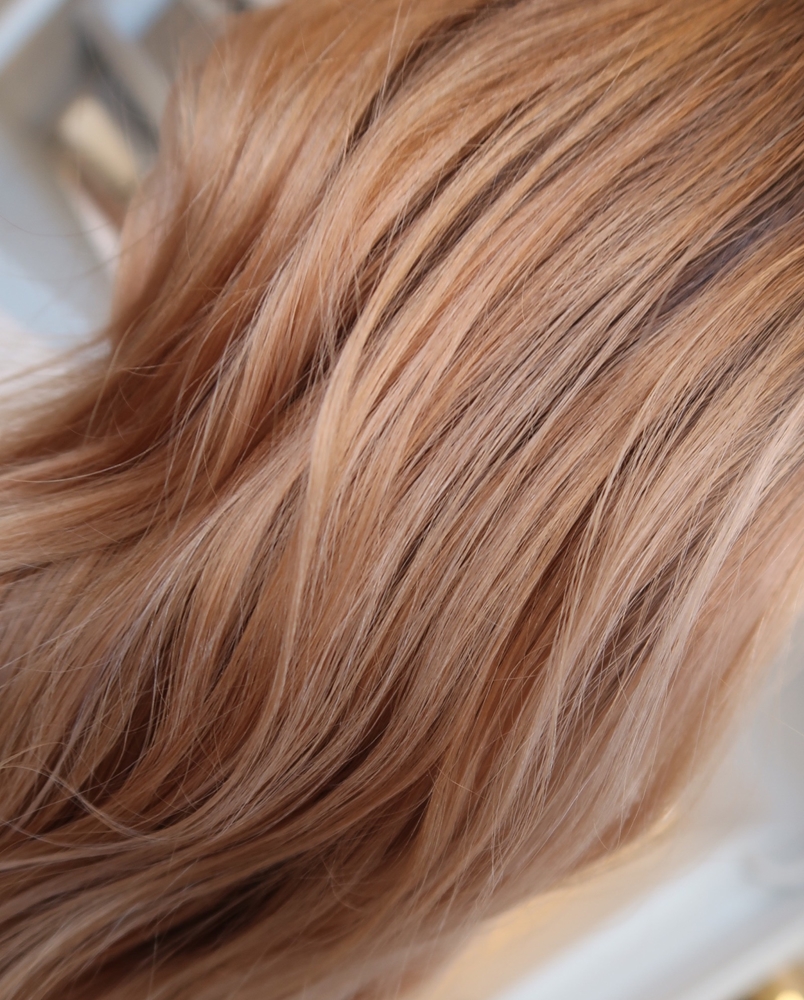 Varm blond färg