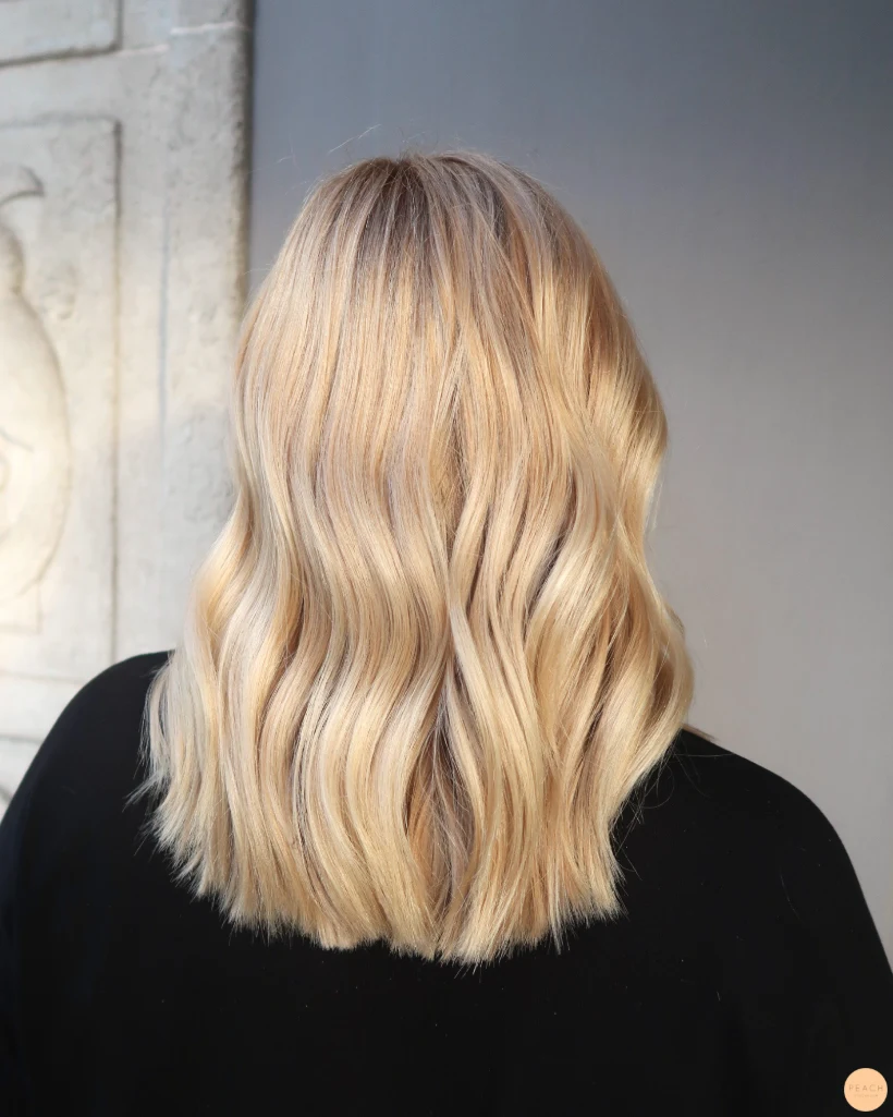 Krämig beige blond hårfärg