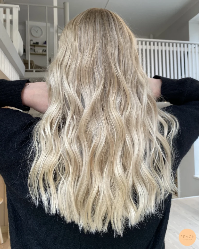 Icy blonde – salongsresultat av Josefine Eklund, 12 september 2023