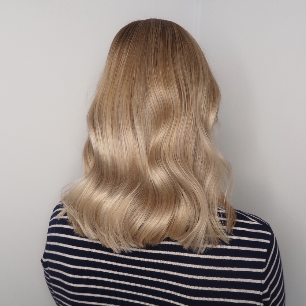 Blond hårfärg med balayageteknik
