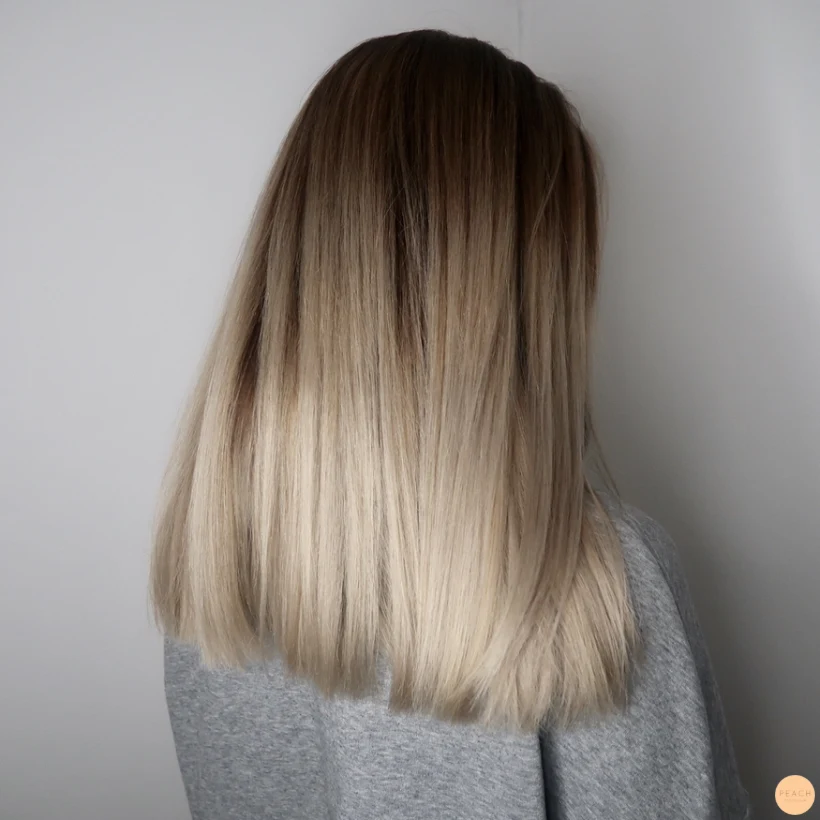Uppljusning kall blond hårfärg