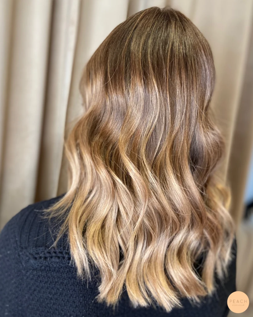 Bronde hårfärg med ljusa slingor