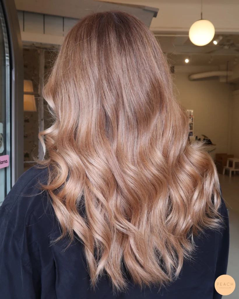 Krämig varmt hår i balayage teknik