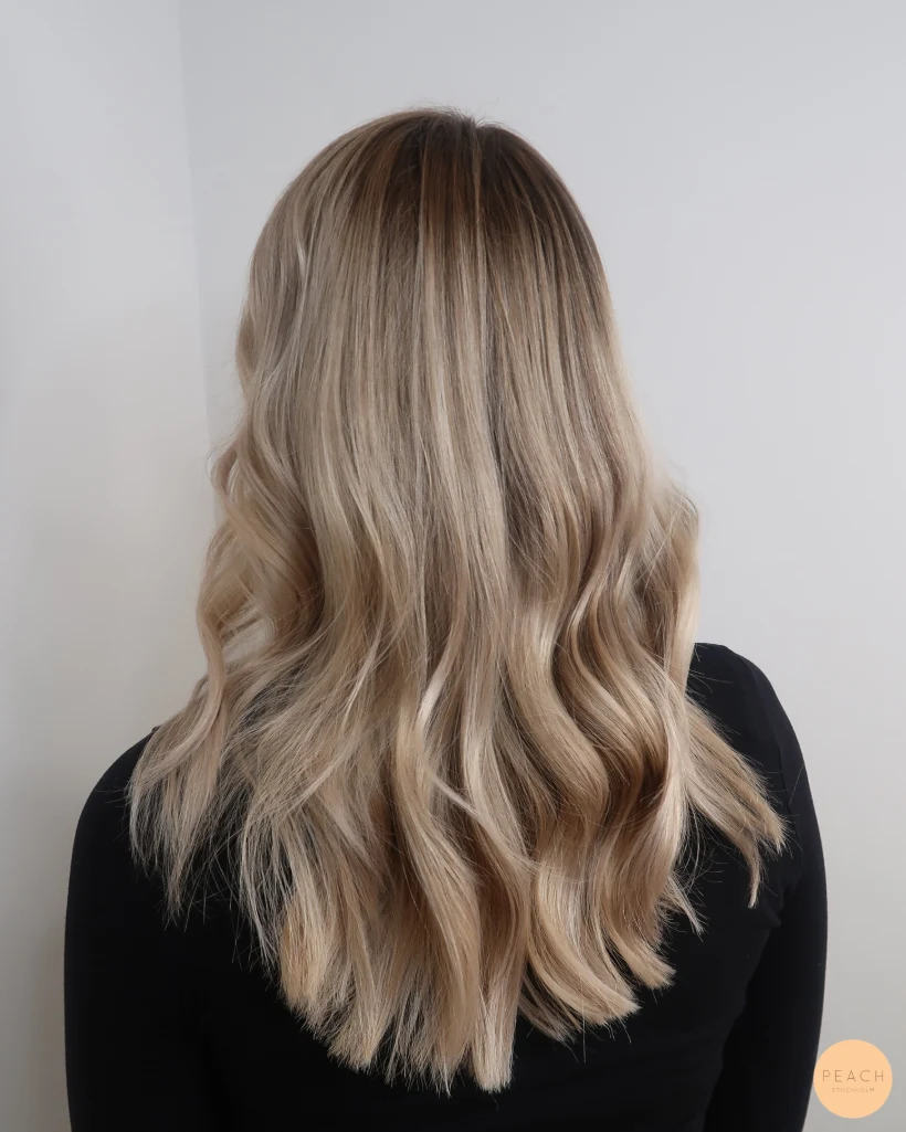 Stor färgförändring naturlig blond