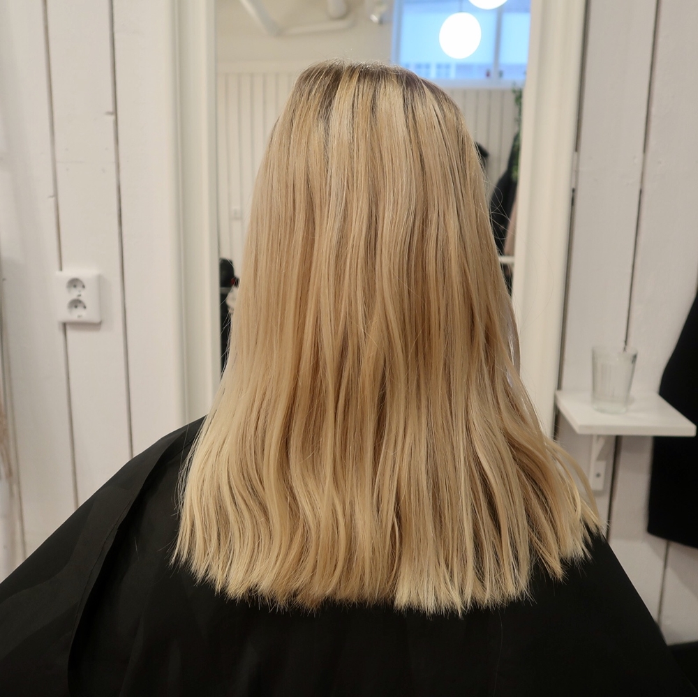 Helblekning kall blond