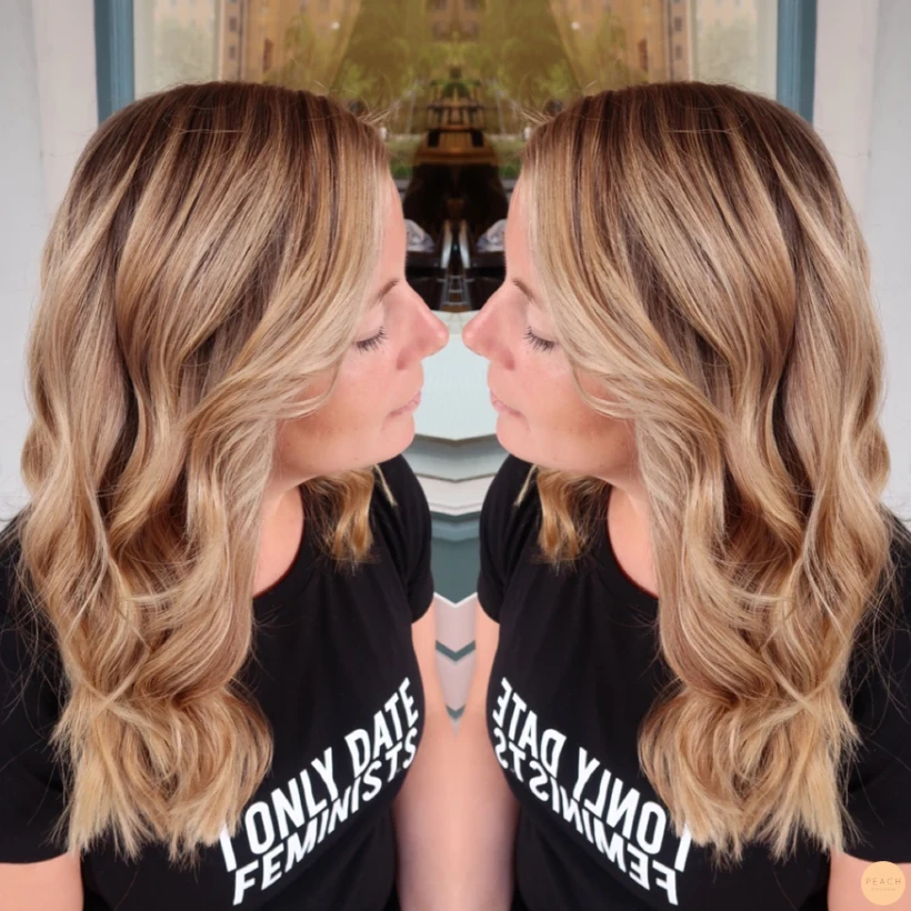 Beigeblond hårfärg med toner av havre