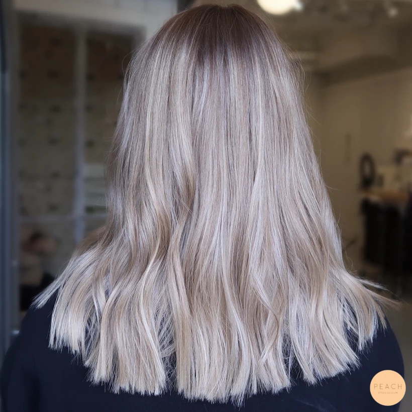 Rootshadow med blond hårfärg