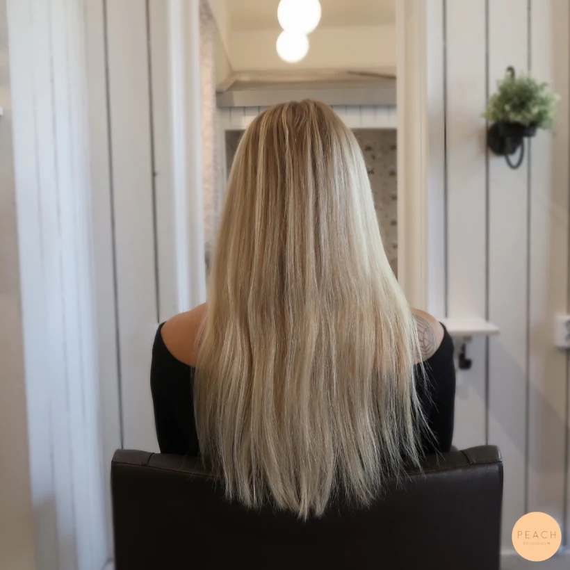 Cool blonde / kall beige hårfärg med slingor