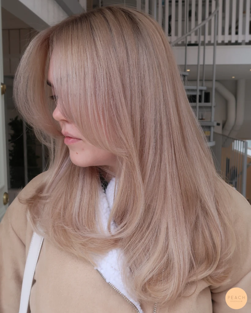 Beige blond med gardinlugg