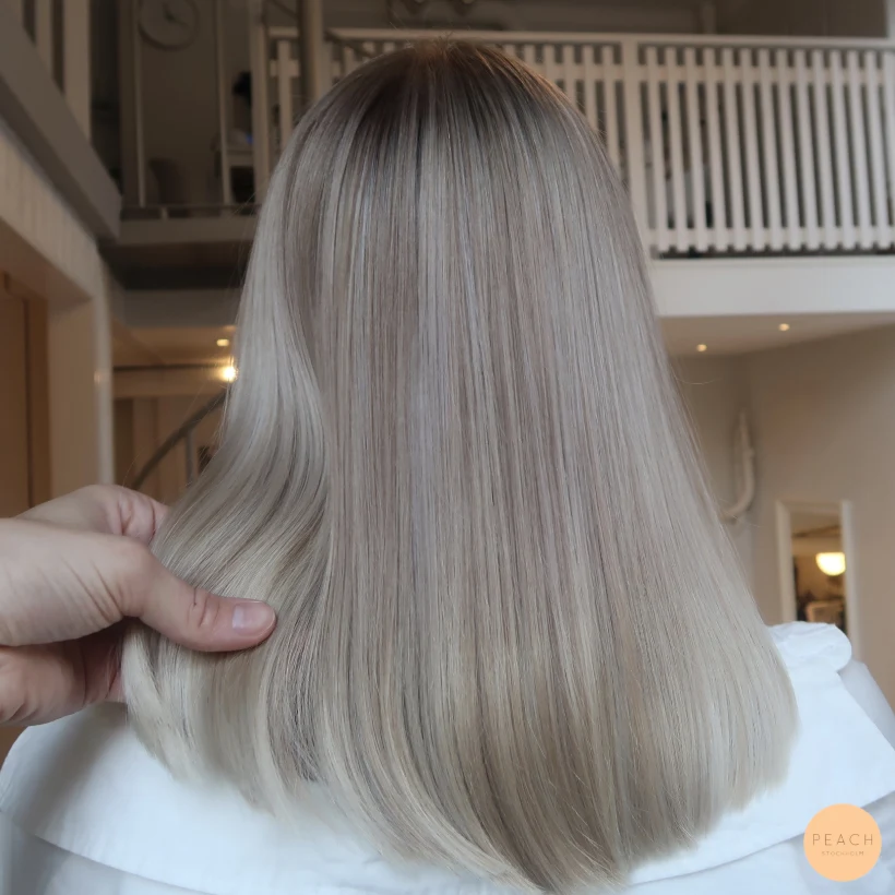 Kall blond med röda toner