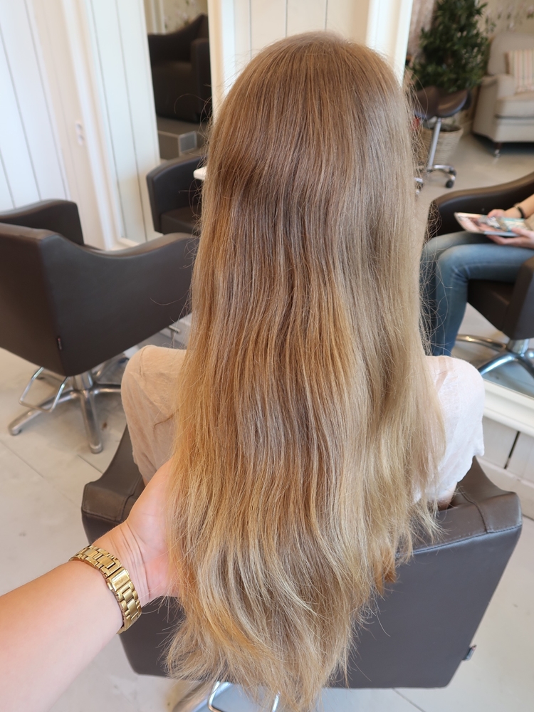 Varm blond hårfärg