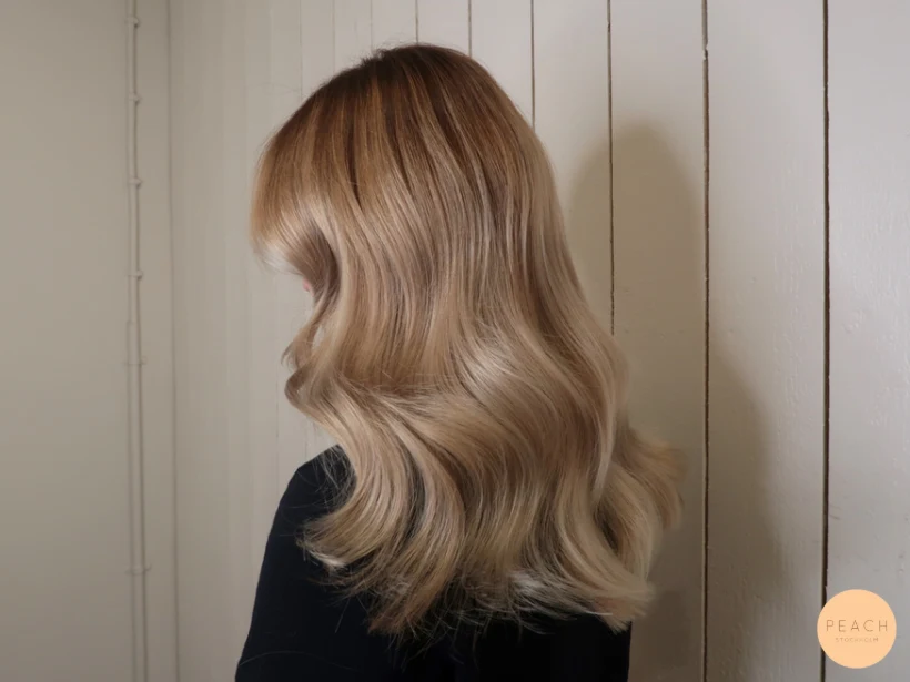 Naturlig balayage med sval nyansering