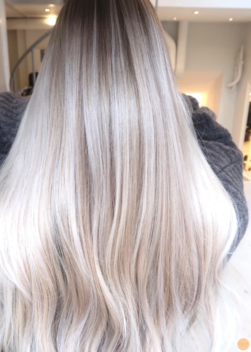 Ljus balayage kall blond
