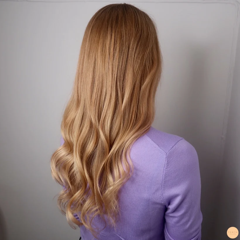 Varm blond kopprig guld hårfärg