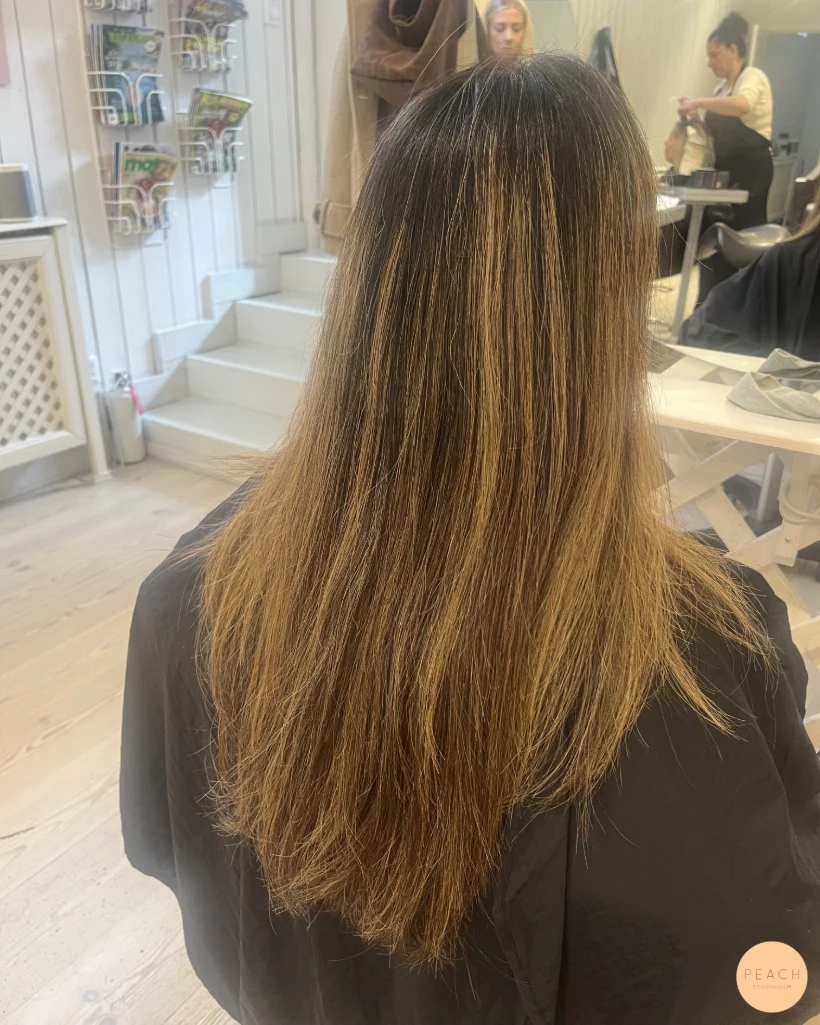 Soft bronde balayage med mjuk root shadow
