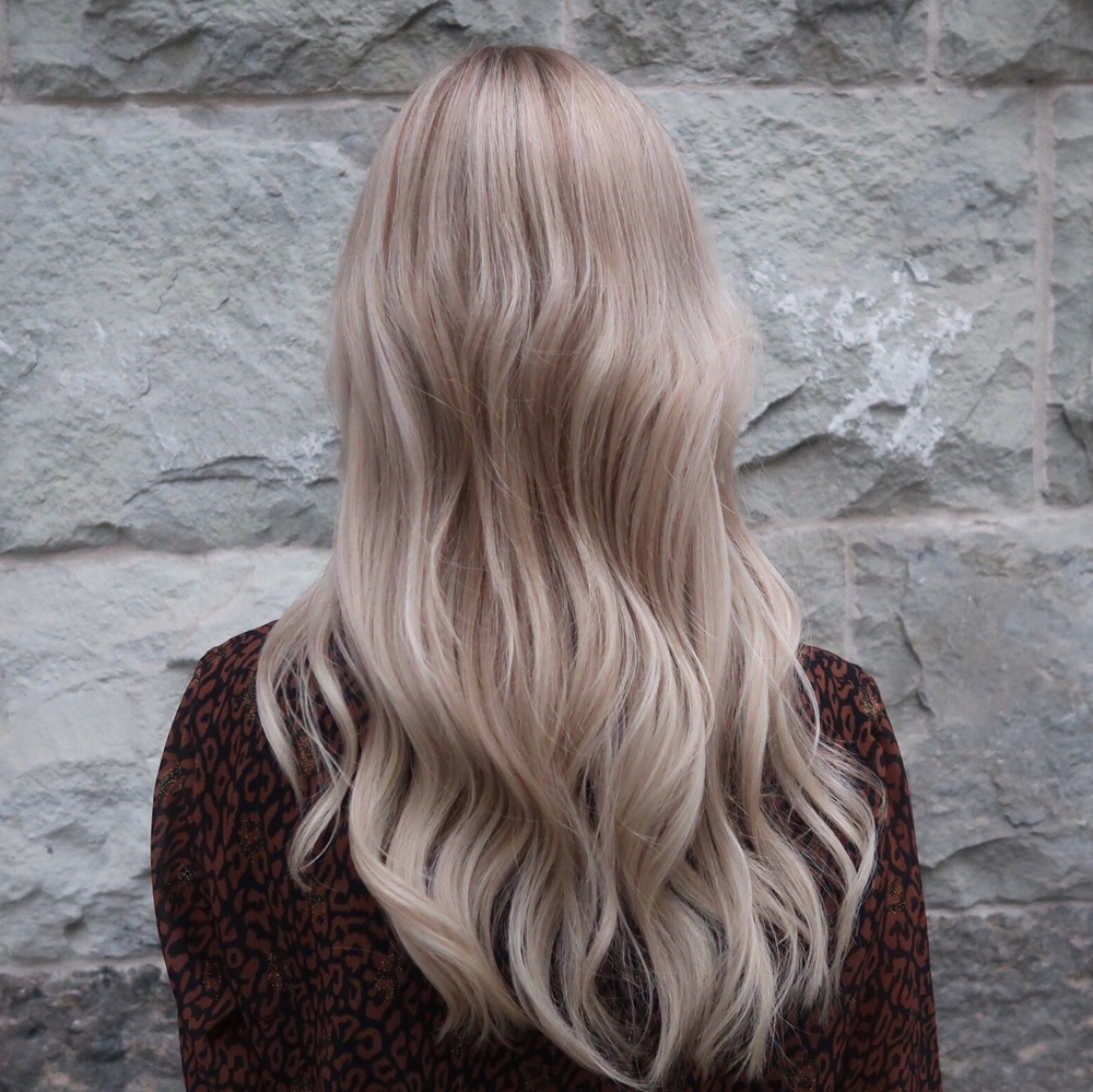 Höstigt blond med kalla slingor