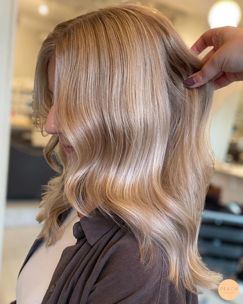 Teasylights & lowlights med en beige nyans