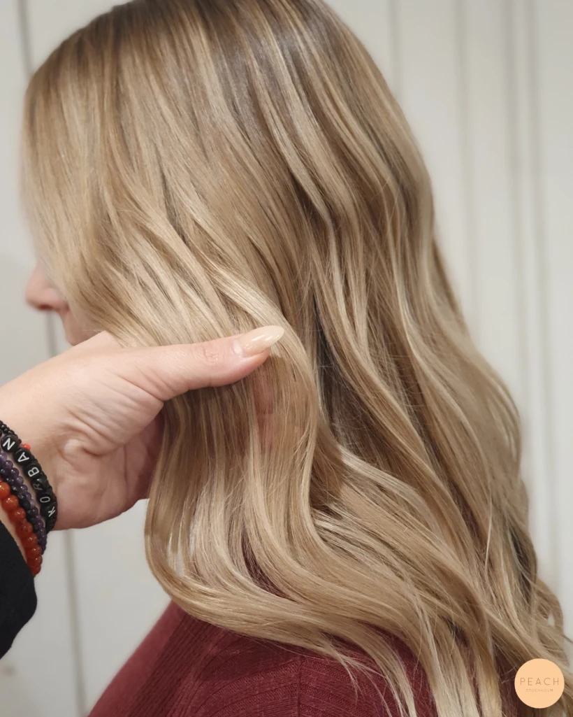 Dimensioner med ljusa slingor