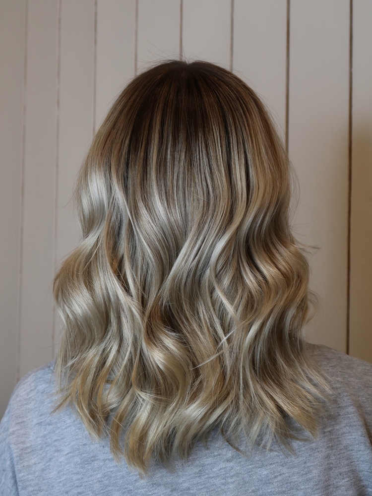 Balayage hair blonde, foilayage slingor