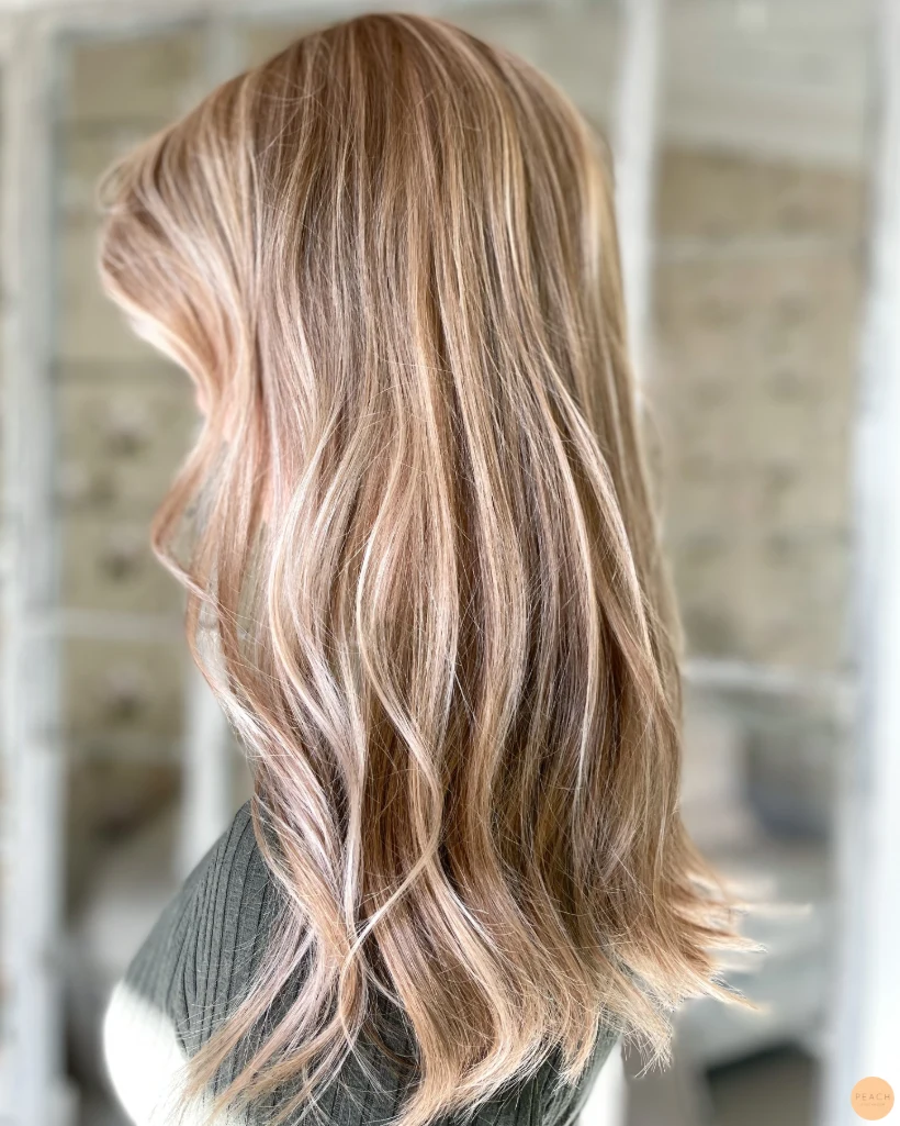Beige blond hårfärg med teasylight