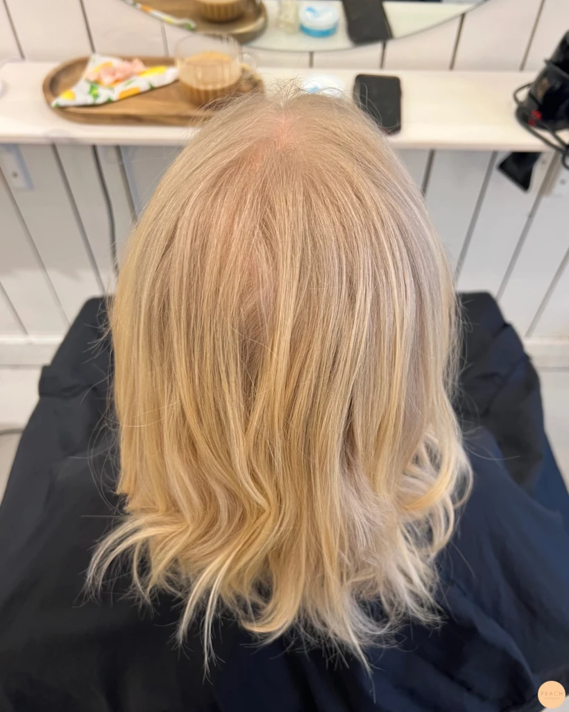 Crispy blonde hair🤍