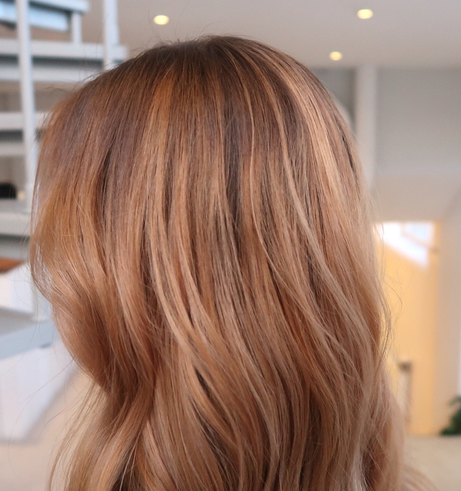 Varm blond färg