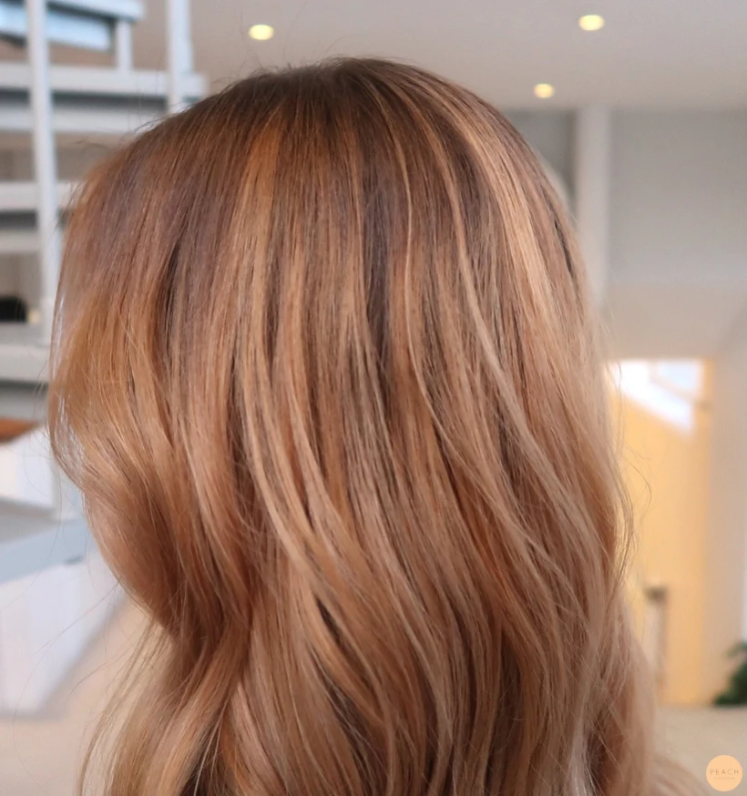 Varm blond färg