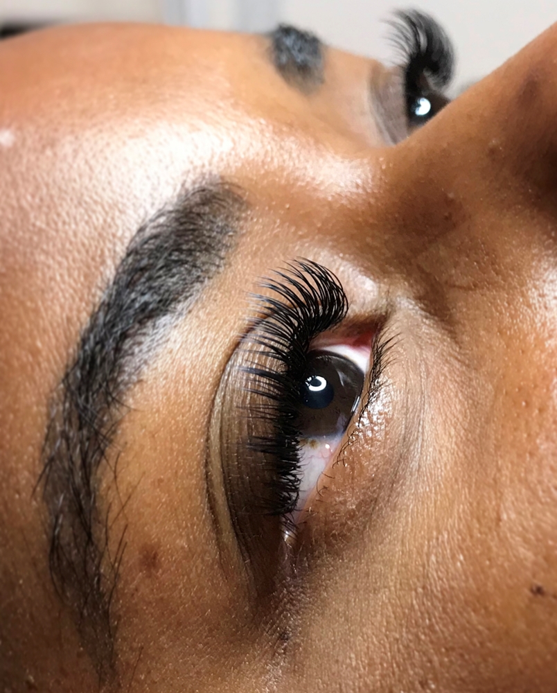 Fransförlängning naturlig look