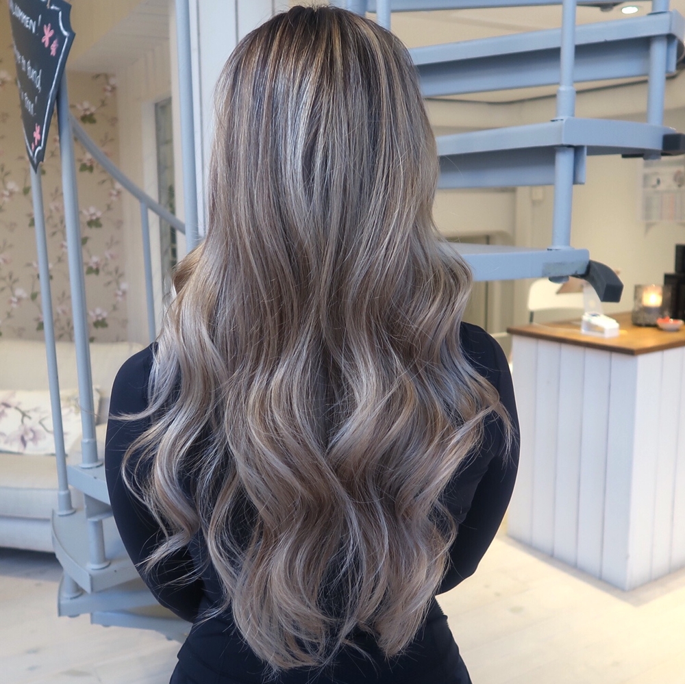Askblond färg