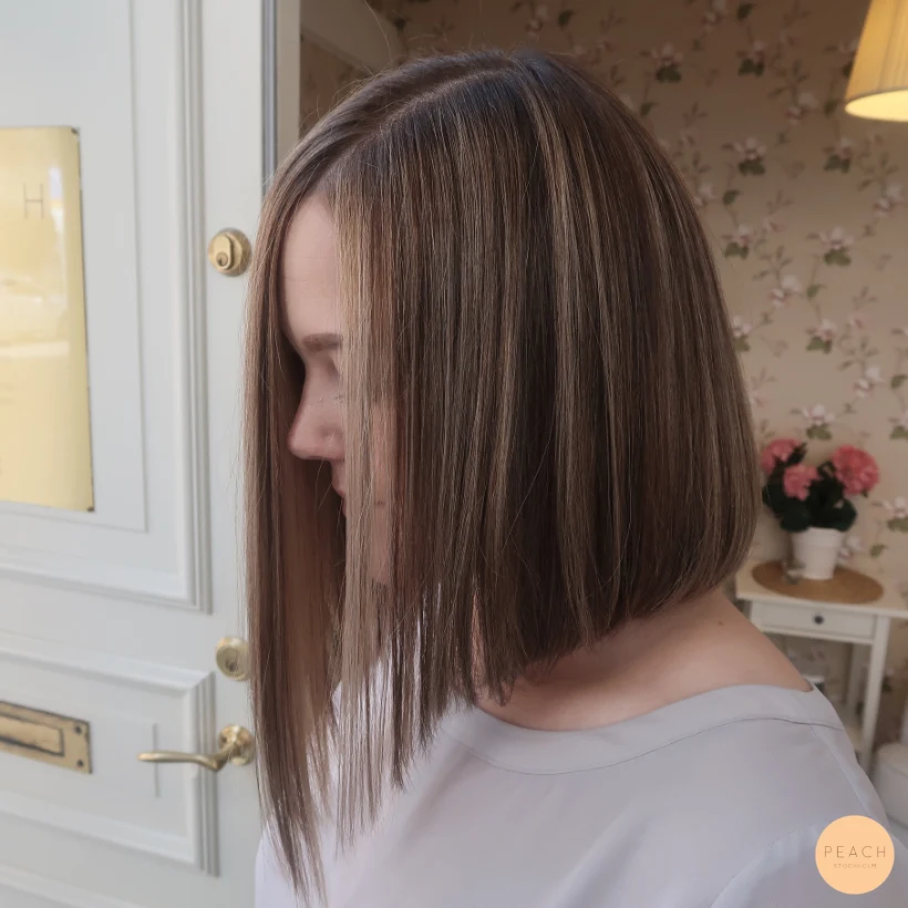 Från blond till brun med ljusa slingor
