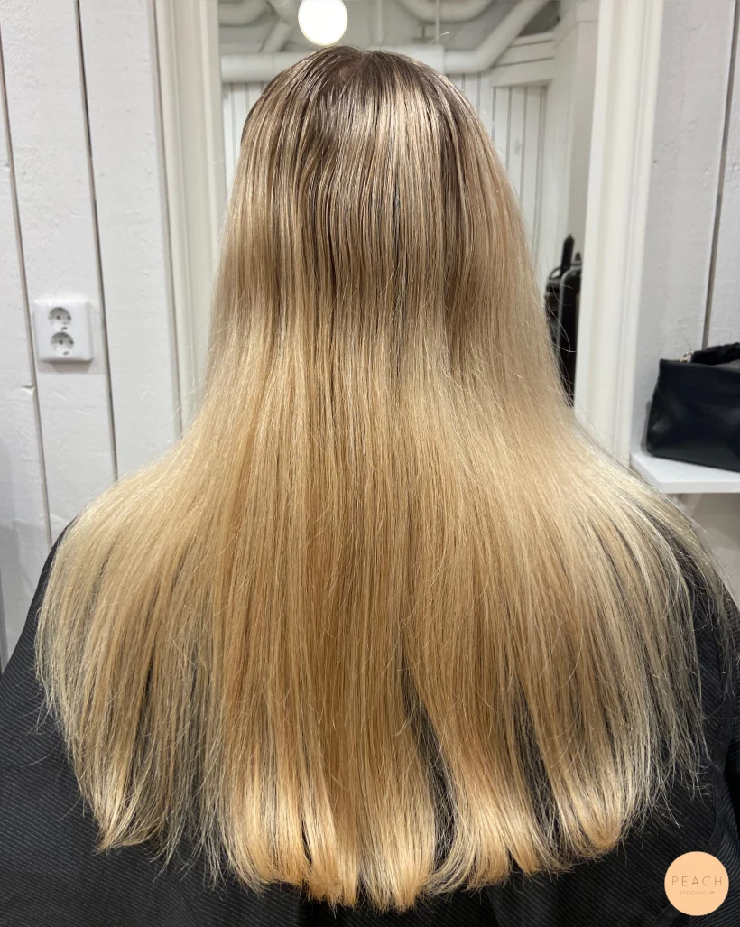 Blond hårfärg med mjuka lowlights