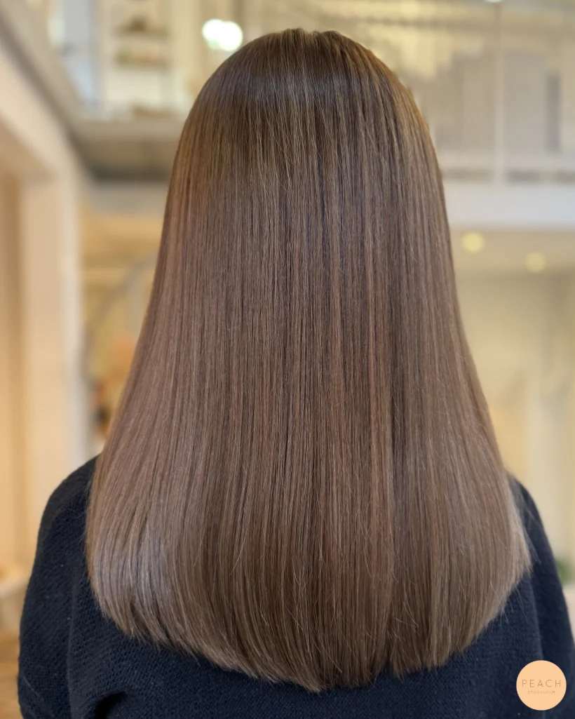 Natural hair color with money piece