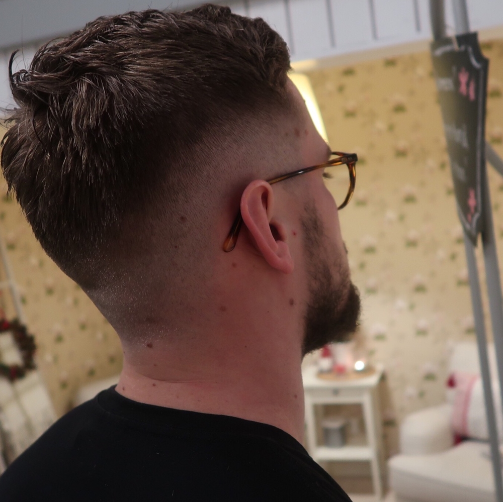 Herrklippning fade