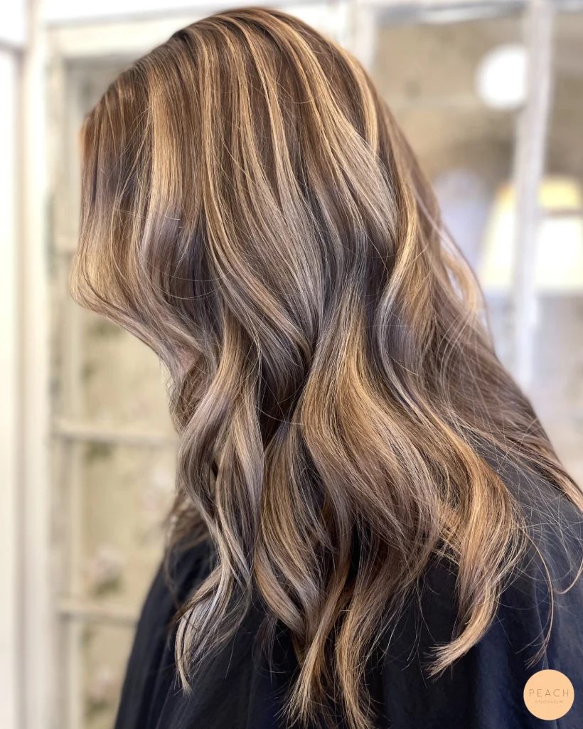 Bronde balayage med mjuka lowlights