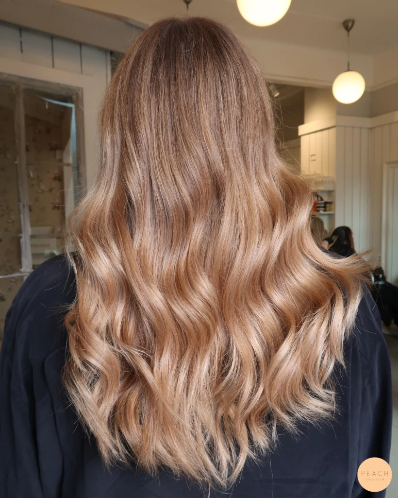 Krämig varmt hår i balayage teknik