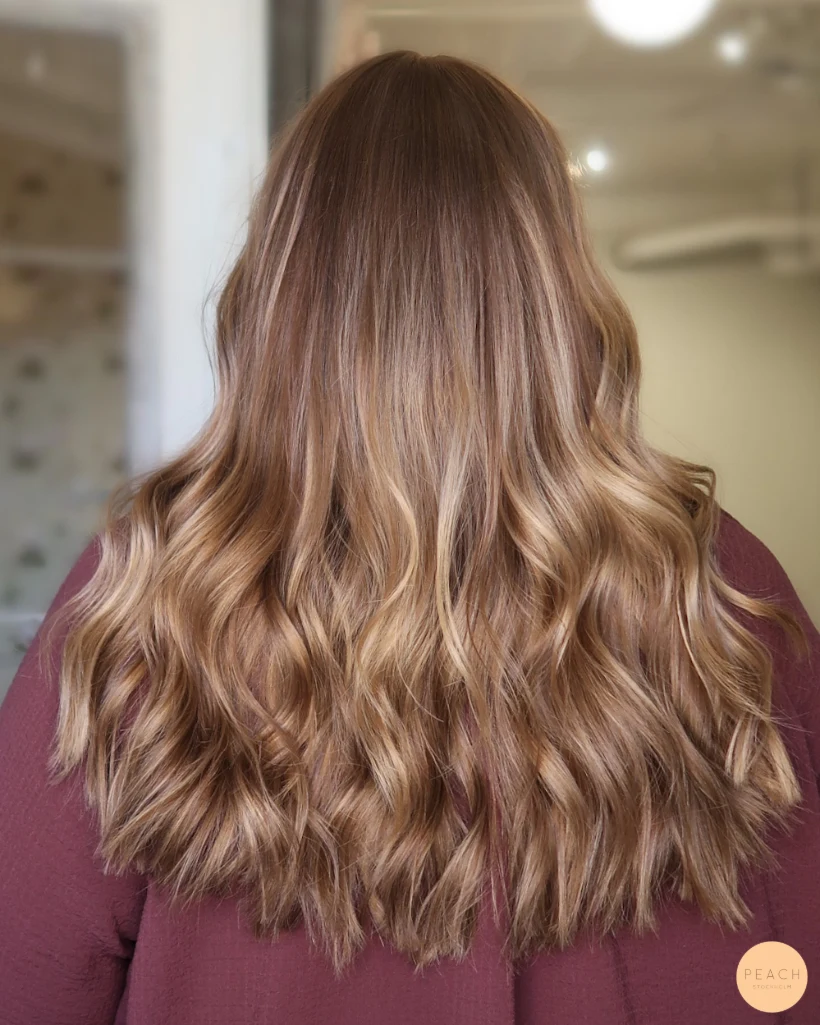 Bronde hårfärg med guldiga toner