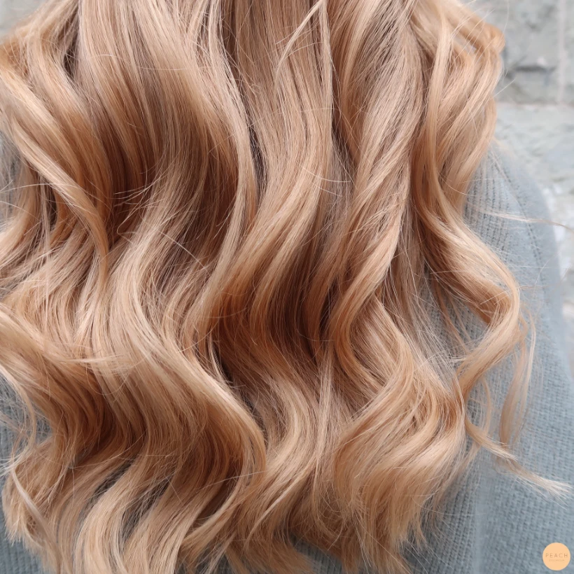 Varm blond hårfärg