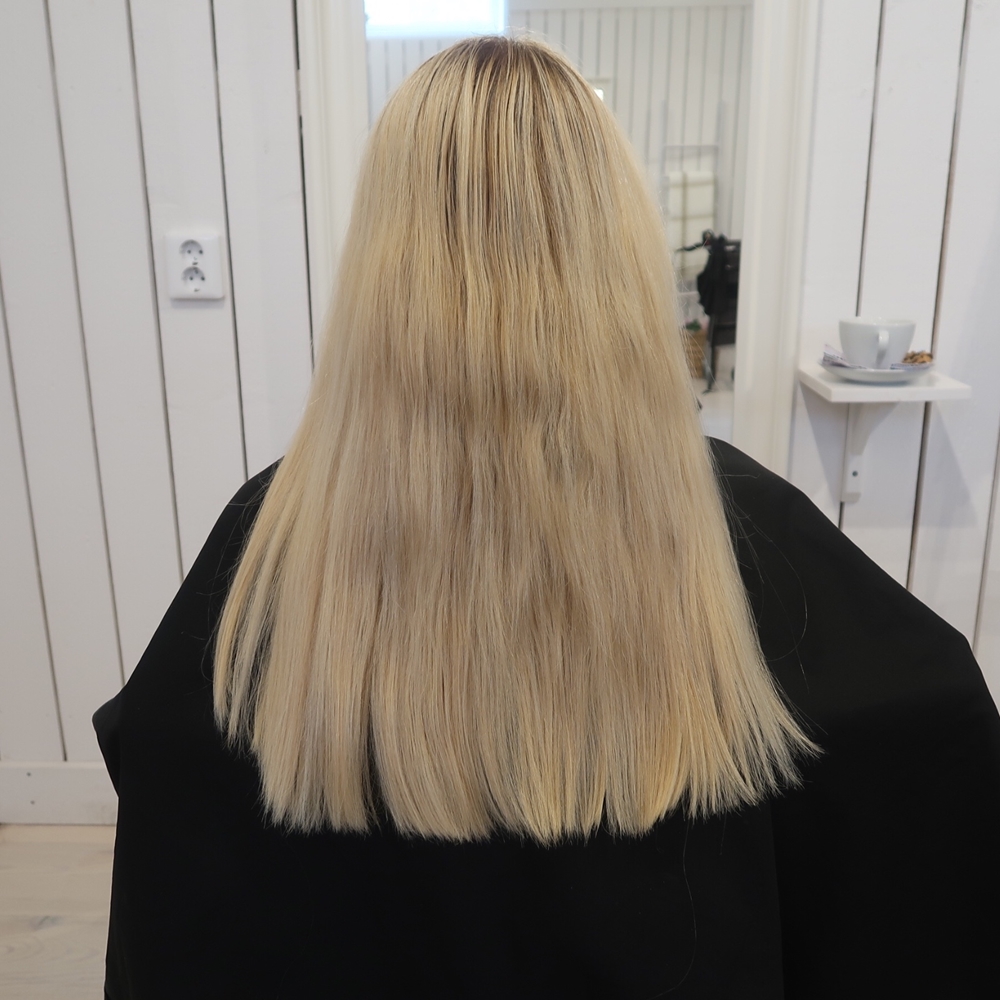 Blond med mörka slingor