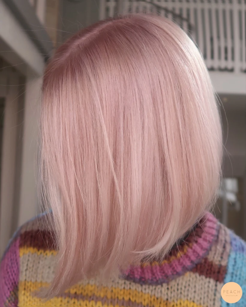 Pastellrosa hårfärg med rosa toner