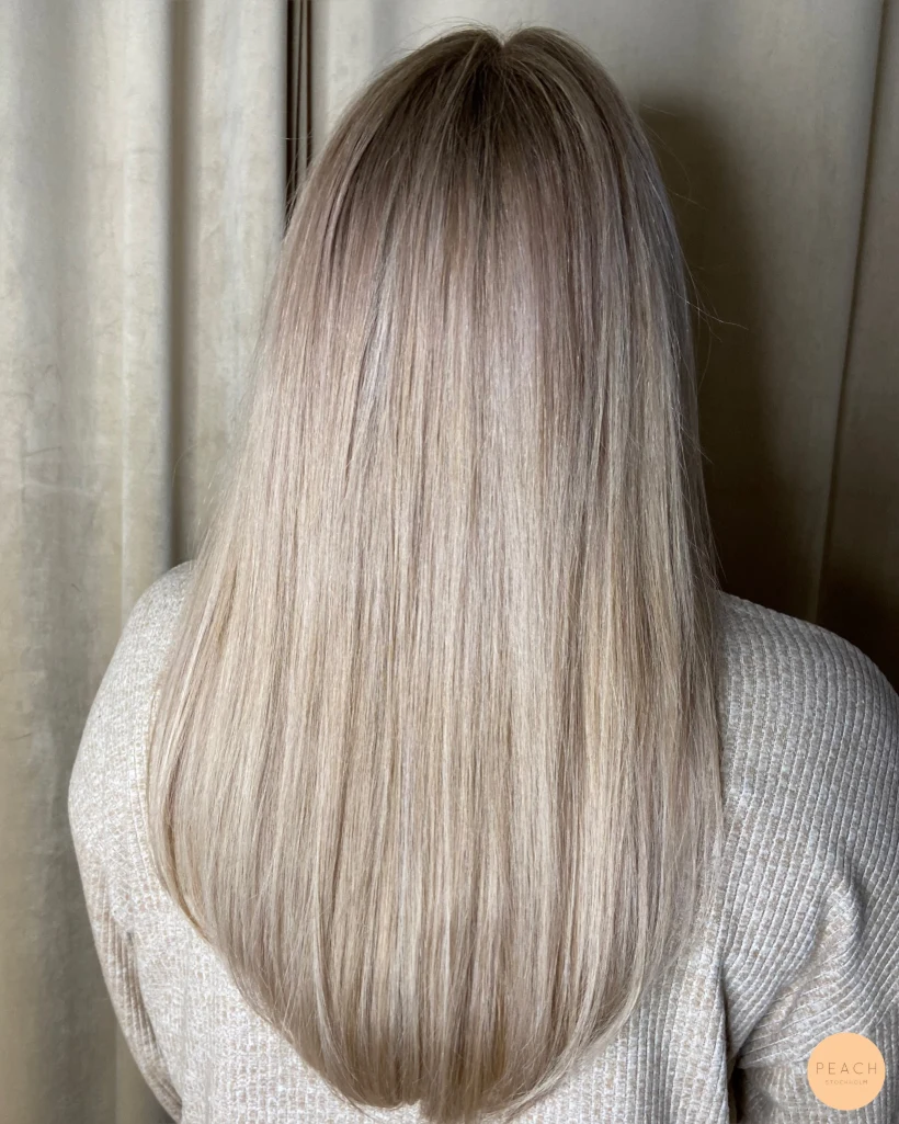 Blond hårfärg med mjuka lowlights