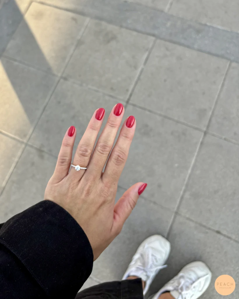 Röda naglar gelpolish & förstärkning