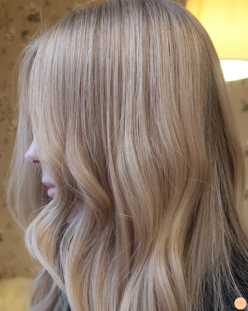 Sval beige blond balayage