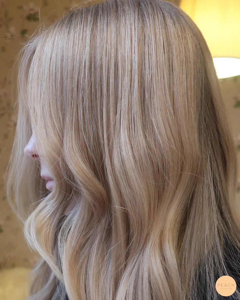 Sval beige blond balayage